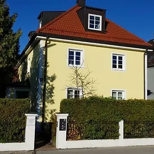 Appartement Helle Und Ruhige Dachgeschosswohnung 