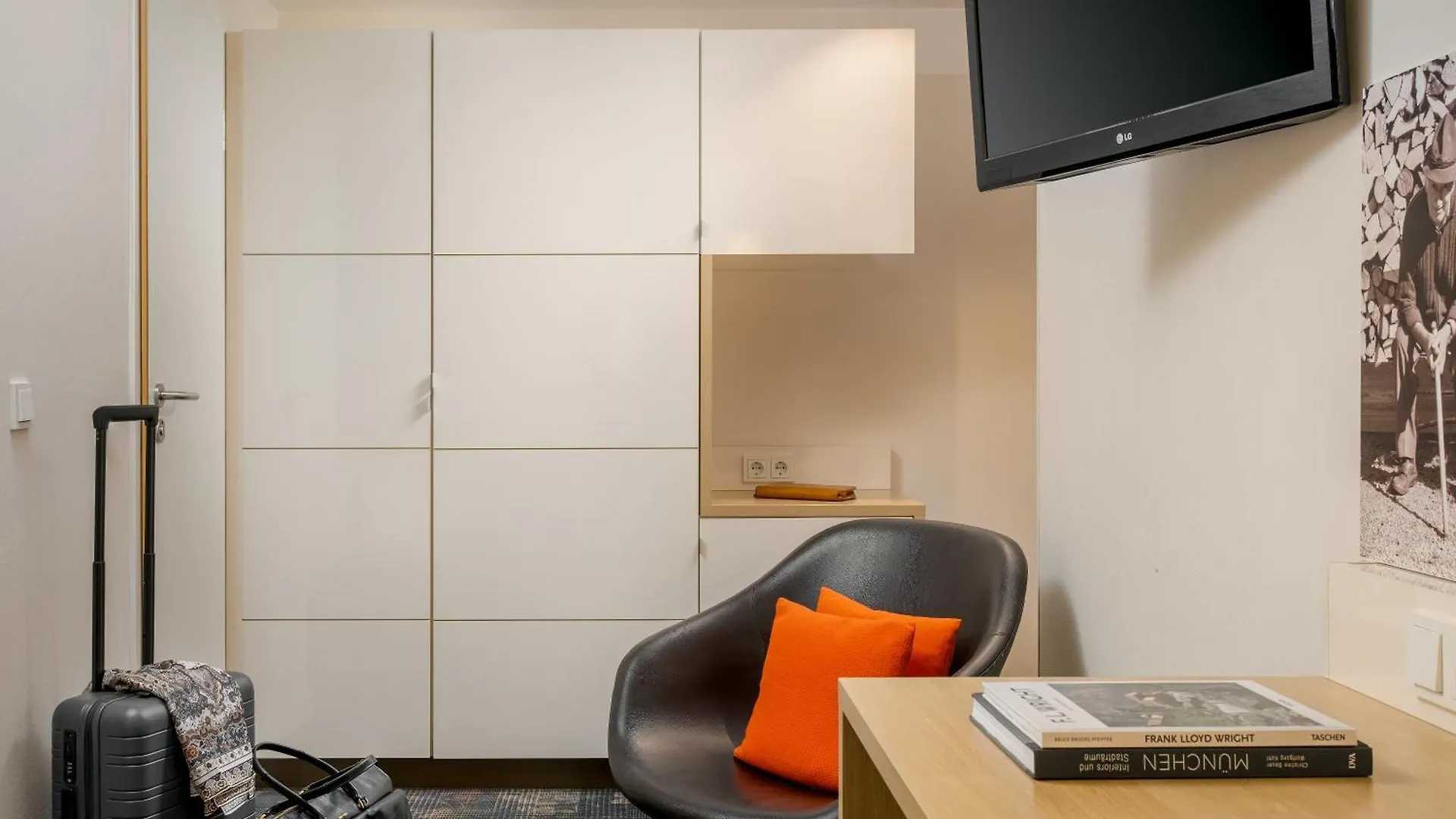 Boutique Hotel Atrium München 4*, Munich